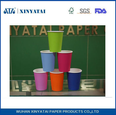 중국 처분 할 수있는 단일 벽 핫 종이 컵 음료 / 사용자 지정 인쇄 종이 커피 컵 7.5oz 협력 업체